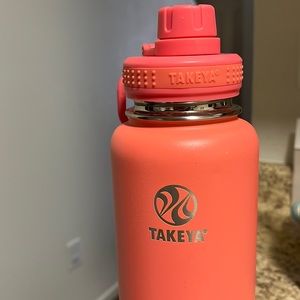 Takeya 40oz water bottle